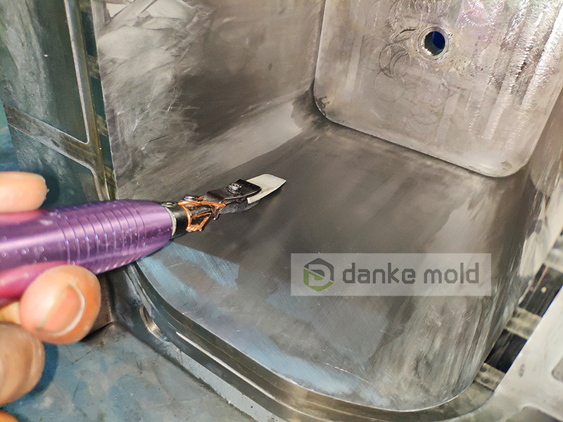 Cnc Manufacturingkey Process Of Injection Mold Makingsurface Polishing